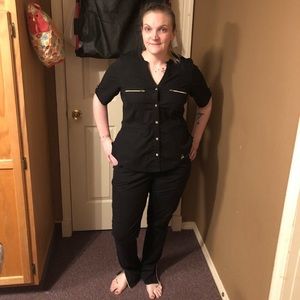 Januu scrub set - EUC